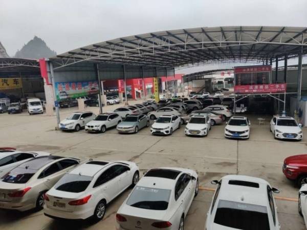 黔西南州二手車交易市場日漸繁榮——王先生見證二手汽車銷售新態(tài)勢